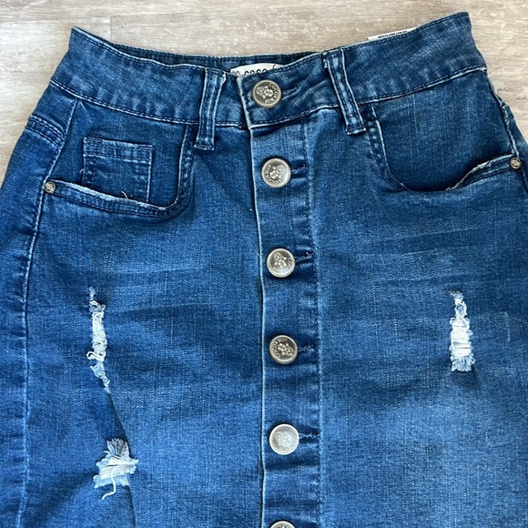 Cocoa Blue women’s denim distressed pencil skirt - Picture 2 of 5